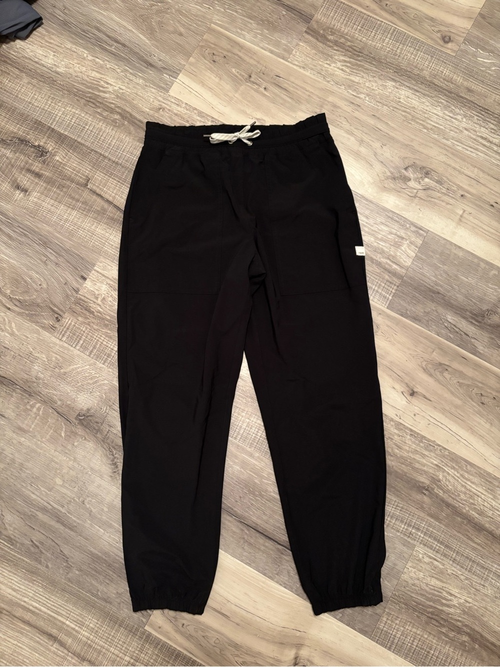 Vuori Women’s Black Elastic Waist Joggers